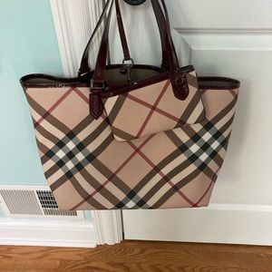 Authentic Burberry large nickie  tote Burgundy